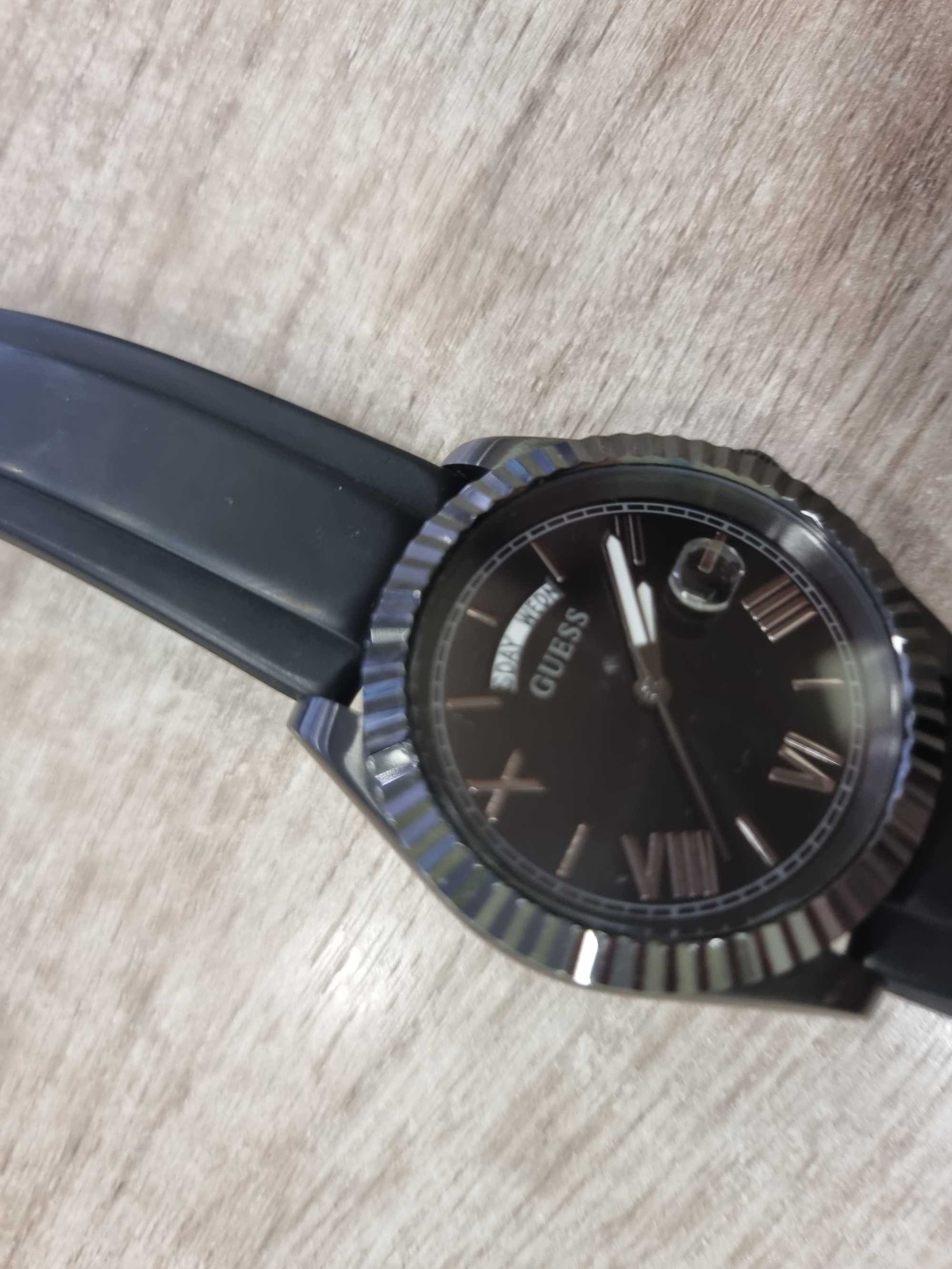 Мъжки часовник GUESS 42 мм