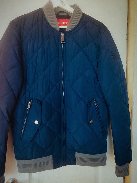 GUESS Яке с G-лого