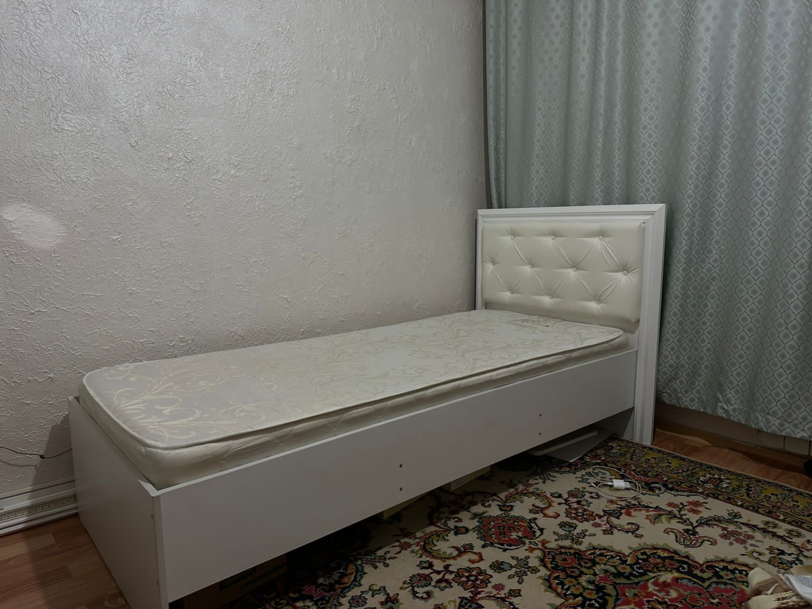 Продам кровать с матрасом