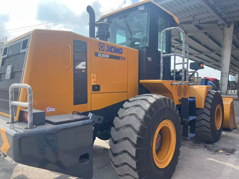 Аренда погрузчика. 5тонн 5куб. Услуги