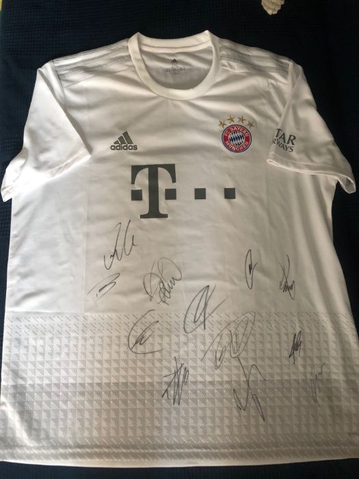 Tricou BayernMunich semnat de Neuer/ Muller... Sezon 2019 2020