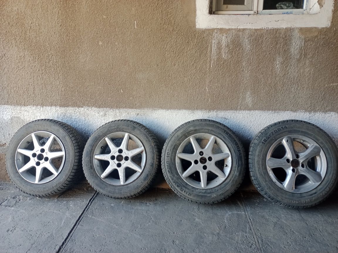Шина с диском 185/70 R14