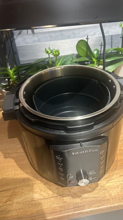 Мултикукър Instant Pot PRO 8