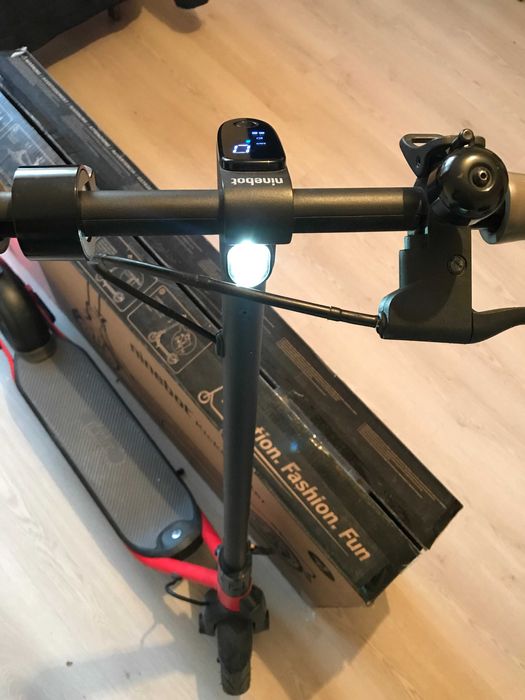 Електрическа тротинетка Ninebot by Segway D28E