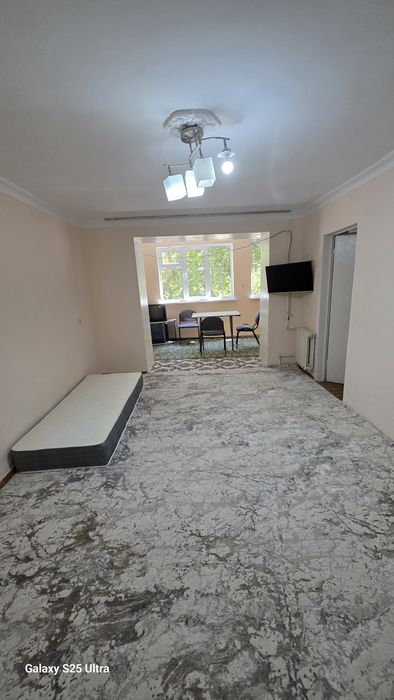 Аренда метро беруни 2.хонали  1.этаж берилади расмдаги уй