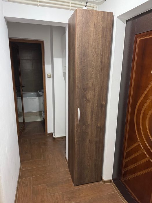 Apartament de vanzare cu 2 camere , decomandat !