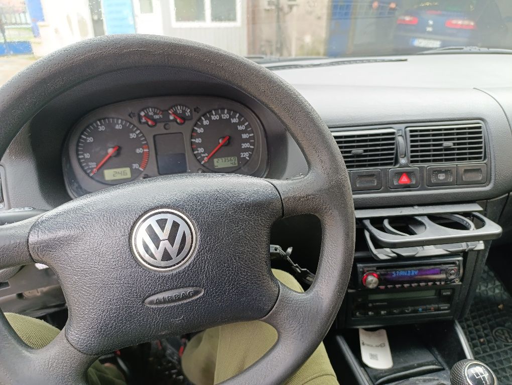 Volkswagen Golf 4 1.4benzină An 2000 Climatronic Fiscal