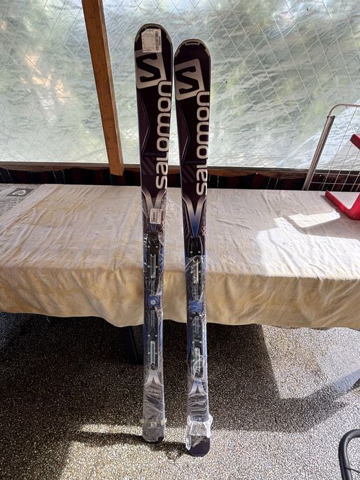Продавам чисто нов ски Salomon 161 см.  x-drive 7.5