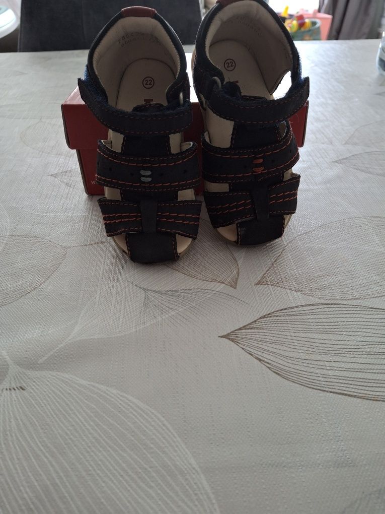 Детски сандали KicKers