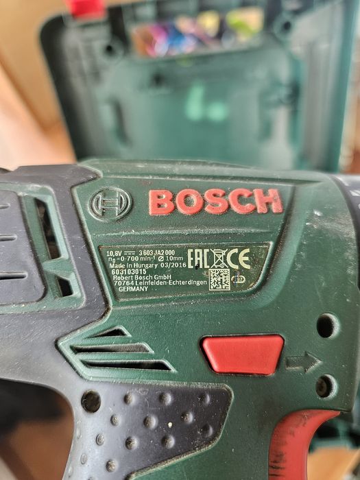 Vând filtrantă Bosch cu încărcător și 2 acumulatori