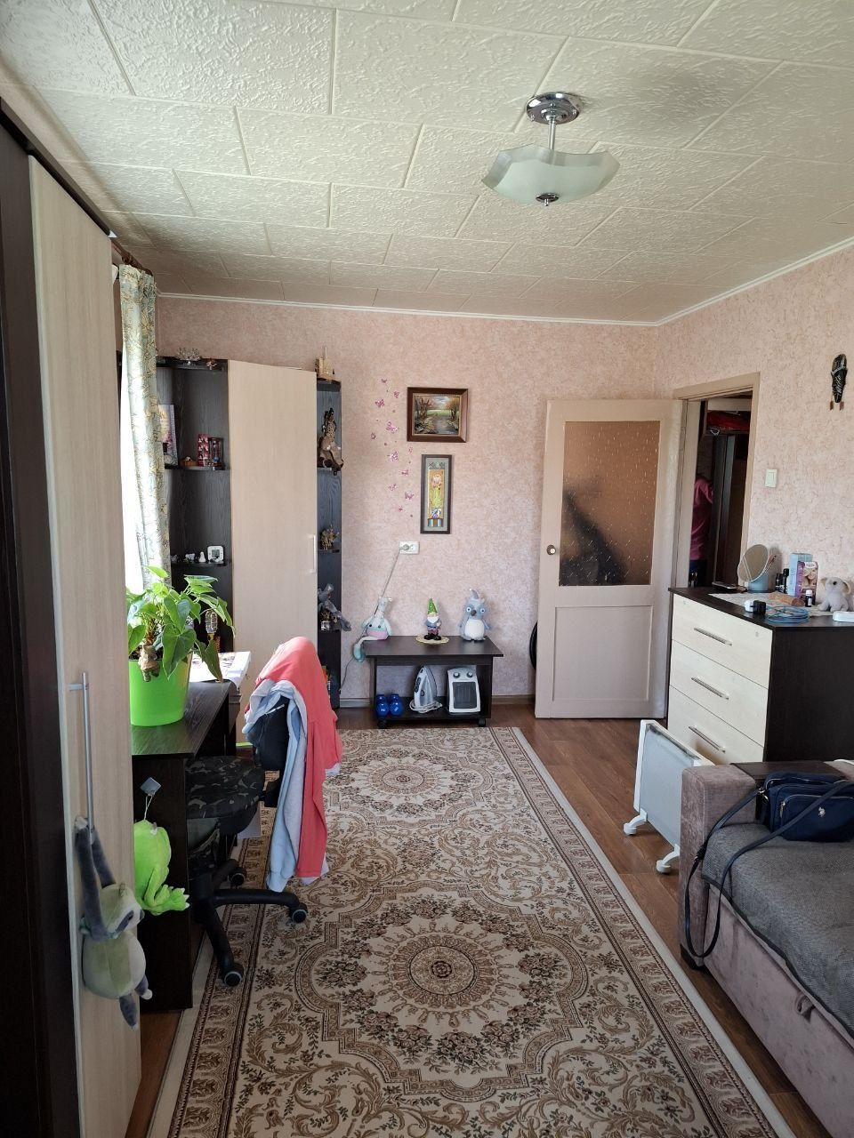 Продаётся 1/3/4 , СЕЛЕКЦИЯ , с ремонтом , с мебелью, с арендатором.