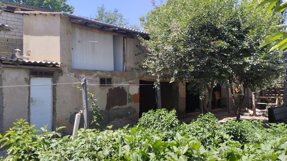 Sarka maxalada uy sotiladi