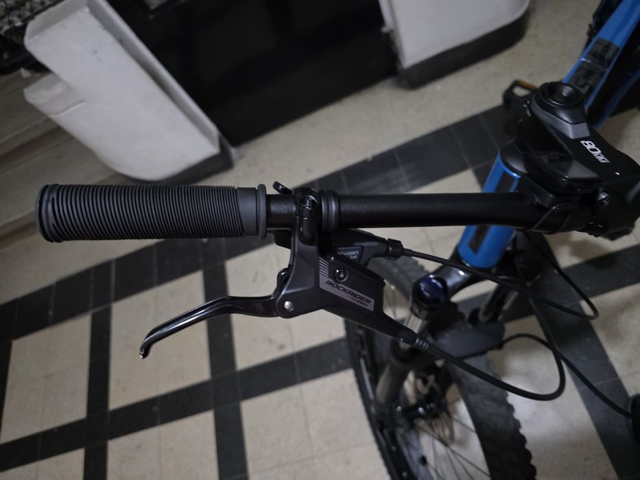 Bicicletă MTB ROCKRIDER ST540 cu toate accesoriile din poză incluse