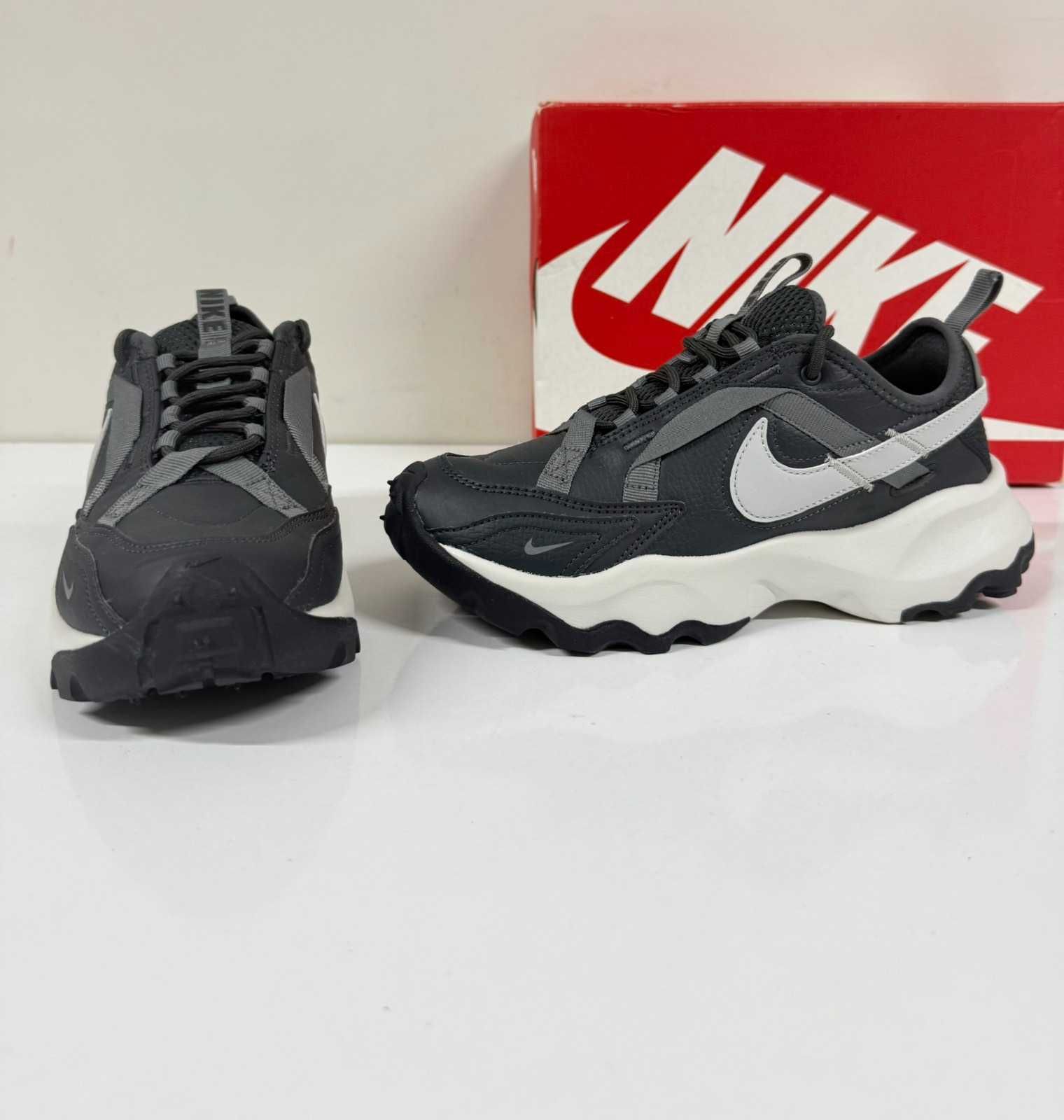 Nike Black TC7900 Trainers