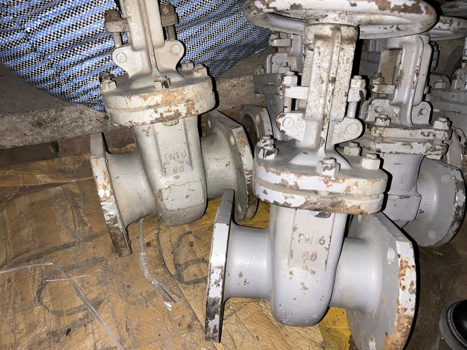 Продам задвижку кран диаметр на 50 ,80 новая ,14 штуки