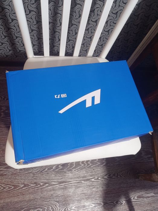 Кроссовки новые 12.000тг