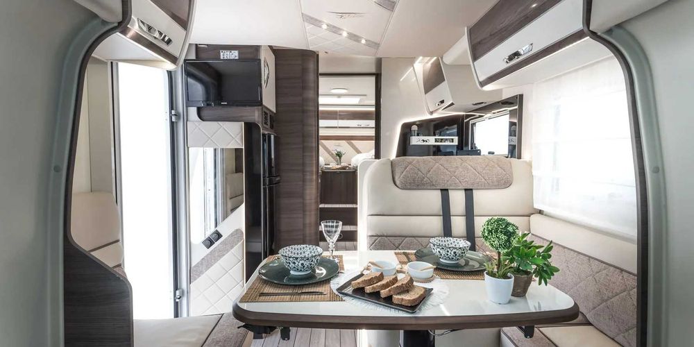 Autorulota Renault McLouis Yearling 83 - 46.000 Euro, fara TVA