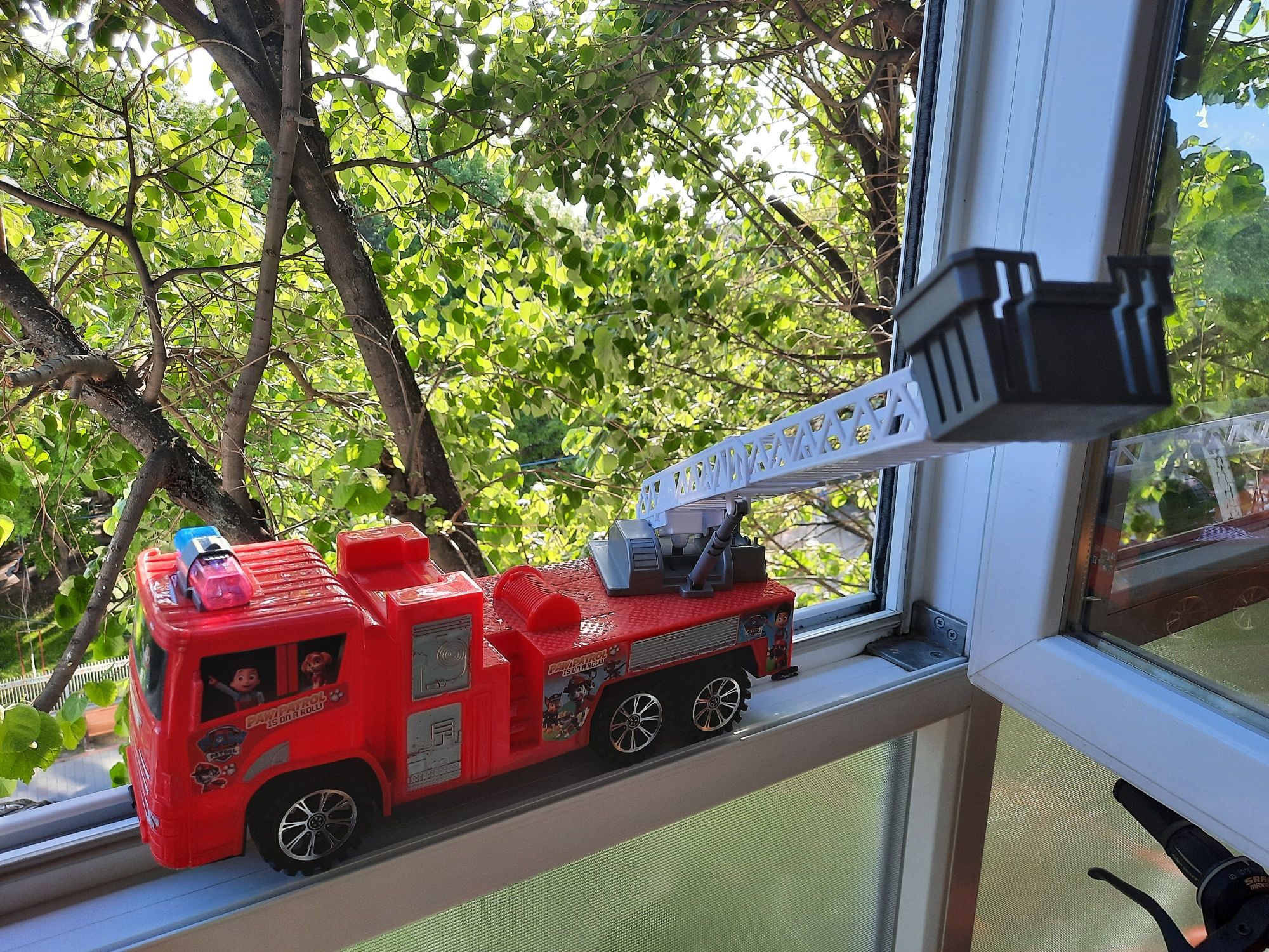 Masina pompieri Paw Patrol cu scara extensibila