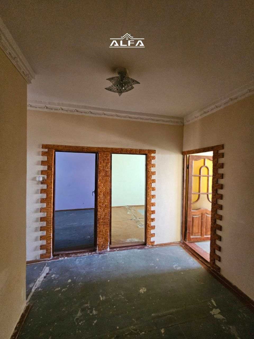 Buxoroda kvartira sotiladi 3 xonali 84m² 5-qavat.