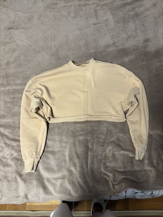 Къса бежова блуза