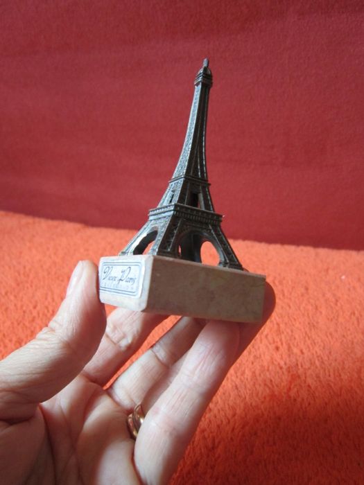 cadou rar Turnul Eiffel miniatura suvenir, vechiul Paris anii '50