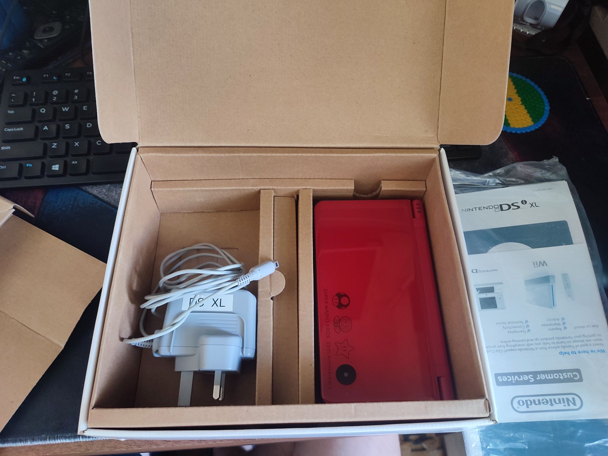 Nintendo DSi XL Super Mario edition с игра по избор / Нинтендо ДС