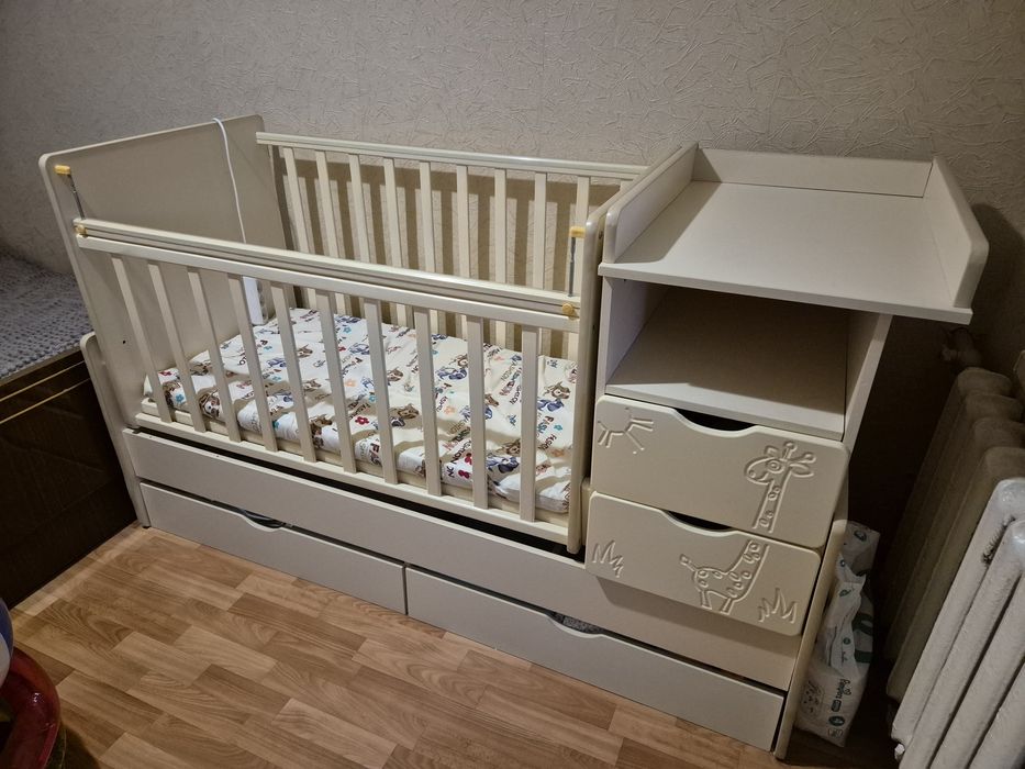 Детская кроватка