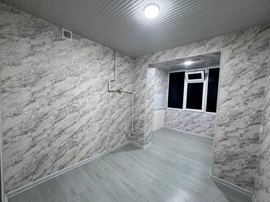 Buxoroda kvartira sotiladi 2 xonali 56m² 1-qavat.