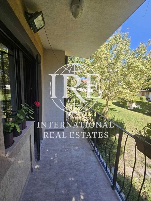 Продава се Двустаен апартамент в Варна, м-т Траката - 71 кв.м за 2226 €/кв.м - Снимка #2