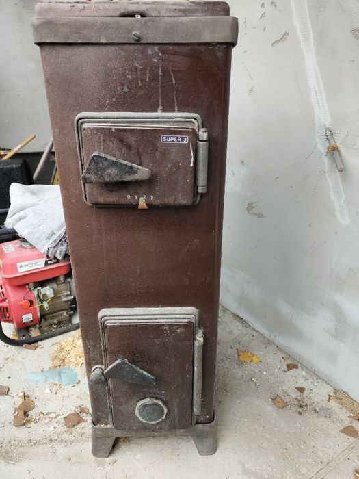 Vând soba pe lemne și cărbune