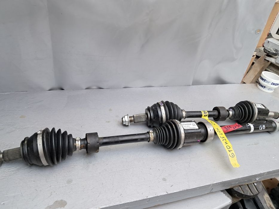 Полуоска  Мазда цх30 Mazda CX30