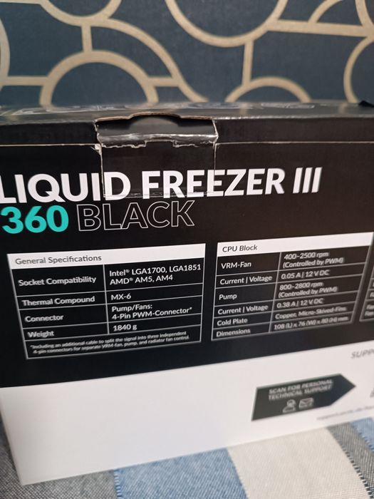 Cooler Arctic liquid freezere 3 360 black și Deep Cool AK 620 digital