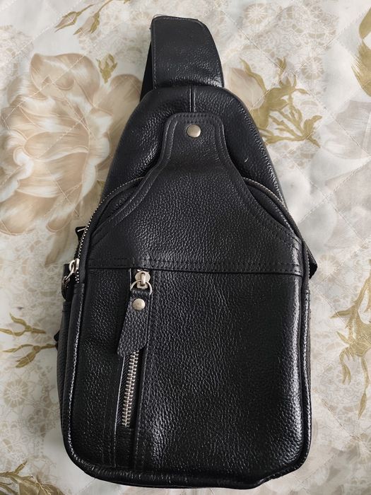 Мъжка чанта през гърди