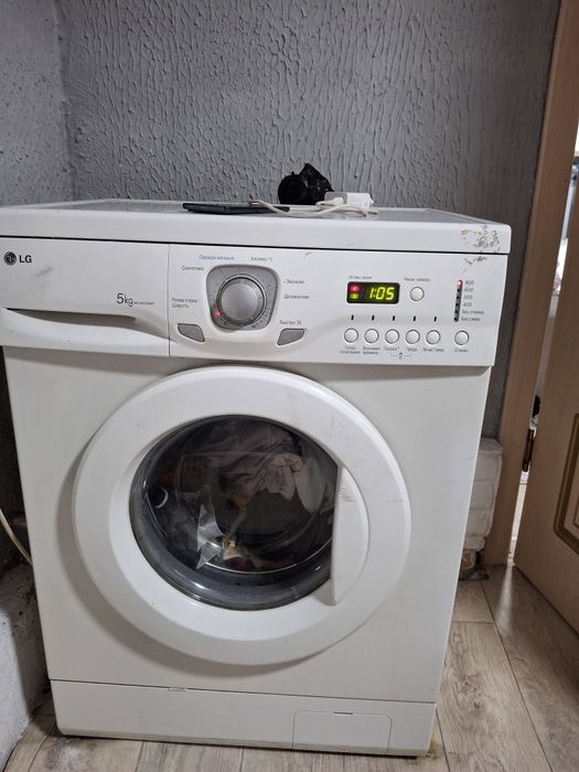 Стиральная машина в рабочем состоянии