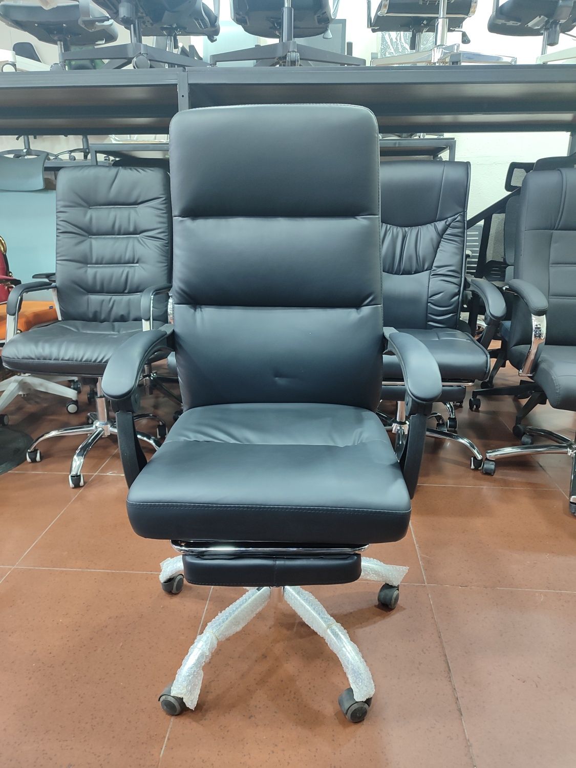 Кресло для руководителя модель 392 мерс