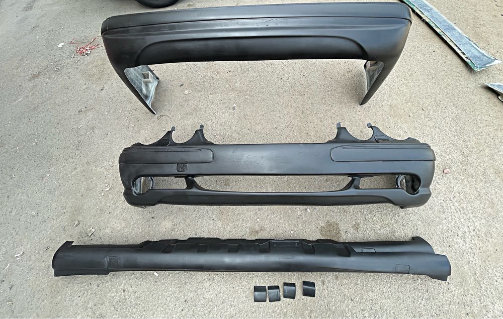 Продам передний задний бампер мерседес 210 рестайлинг пороги