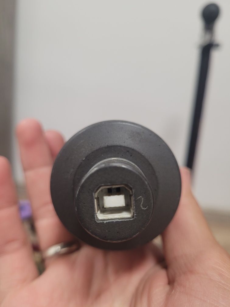 Студийный микрофон AT-2020USB