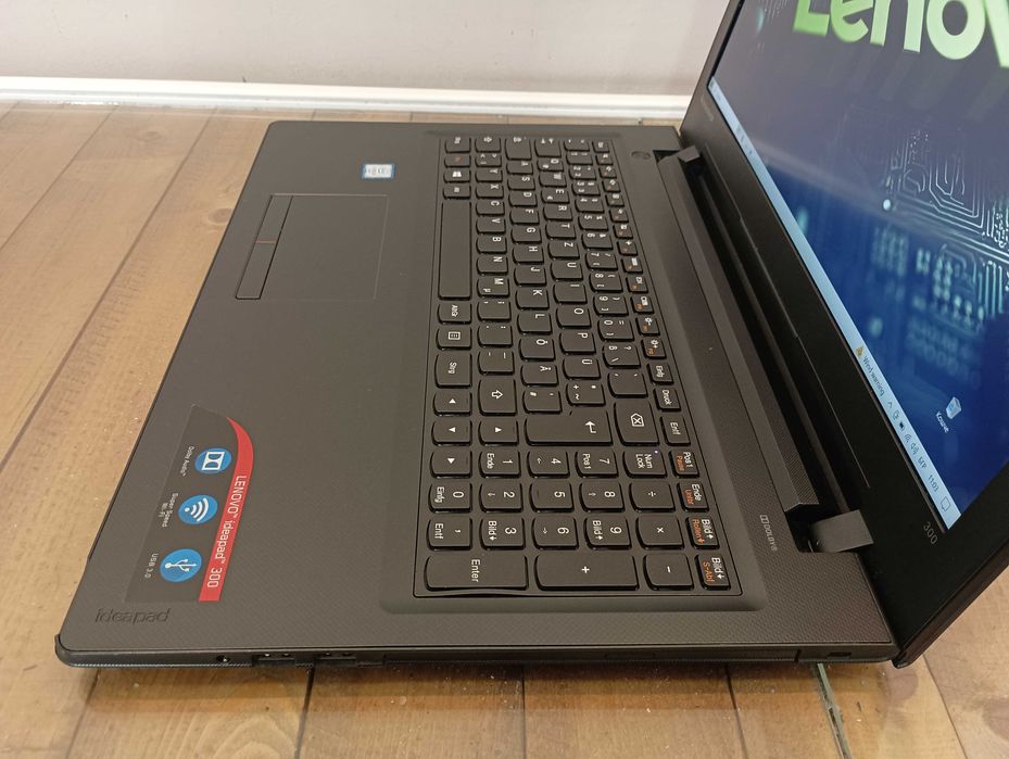 Лаптоп Lenovo ideapad 300 - i5 6200U / 15,6"