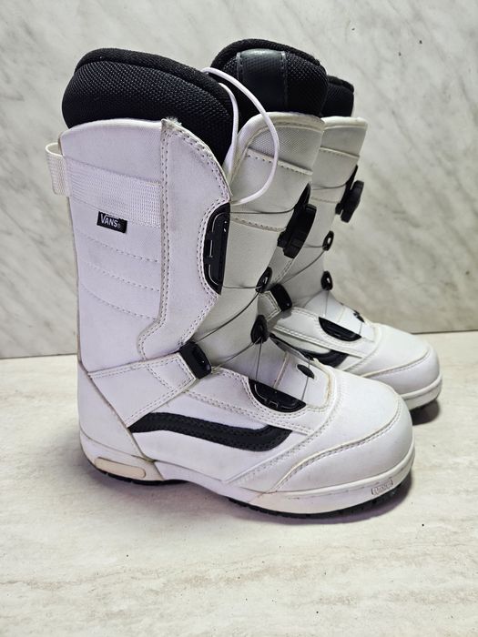 Boots 102 buti placa snowboard  Vans Boa  mărimea  36 (22,5   cm) .