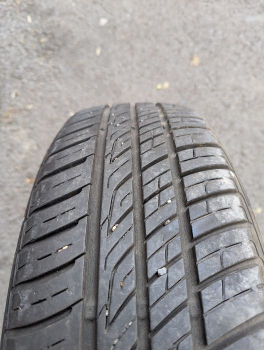 Vând roți complete de vara 185/65/15 Logan