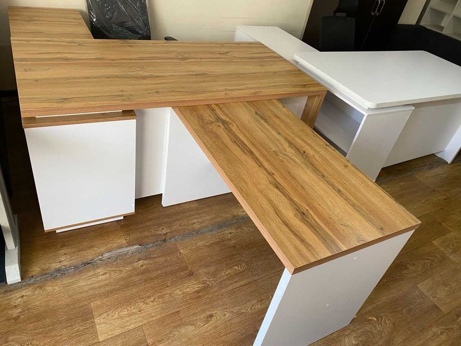 Стол для руководителя  от производителя