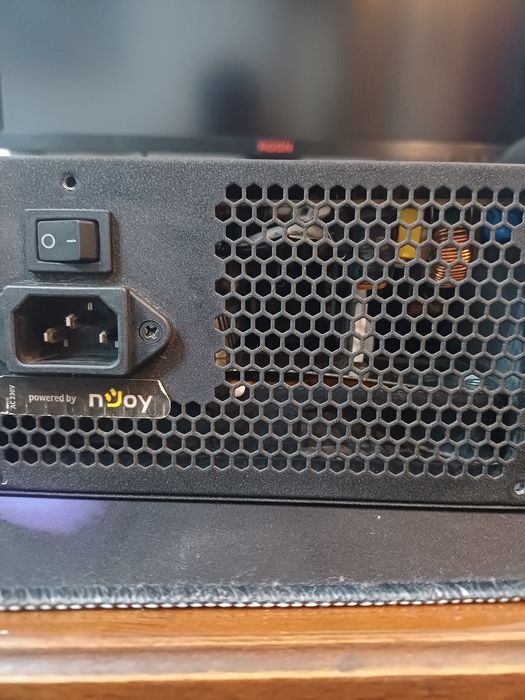 Vând sursă pc Njoy Woden 650W 80 plus gold