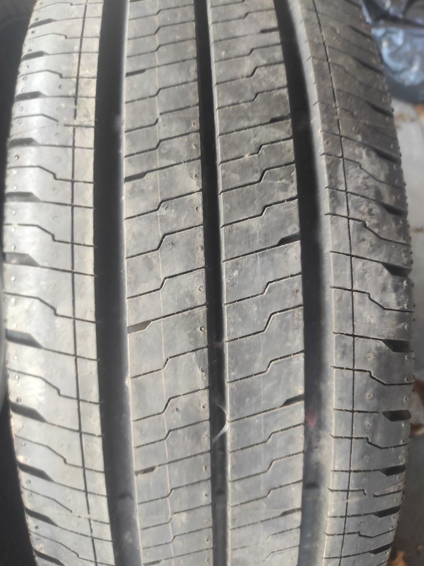 235/65/16 Continental