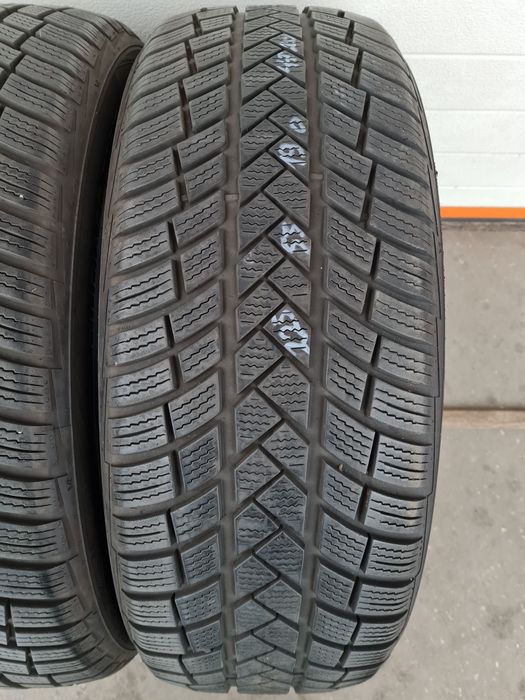 Зимни гуми 2 броя VREDESTEIN WinTracPro 225 55 R19 дот 4720