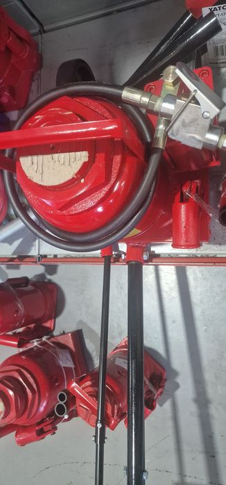 Cric pneumo hidraulic 50 tone pret 1750 lei cu tva se poate trimite pr