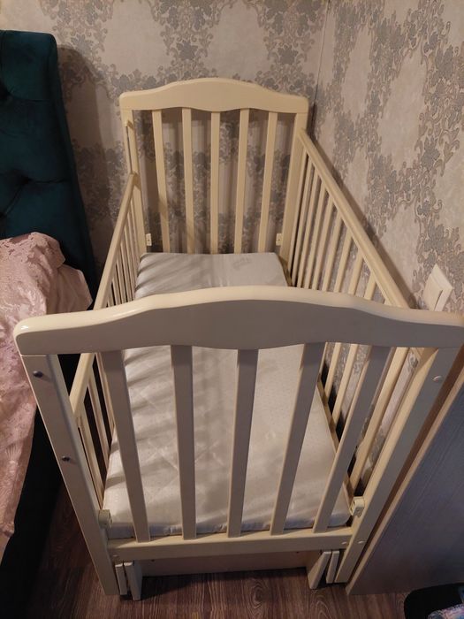 Манеж детский качающийся (маятник)