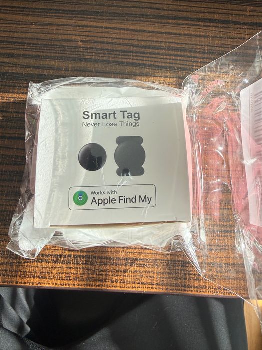 Smart Tag проследяващо устройство, работещо с iPhone.