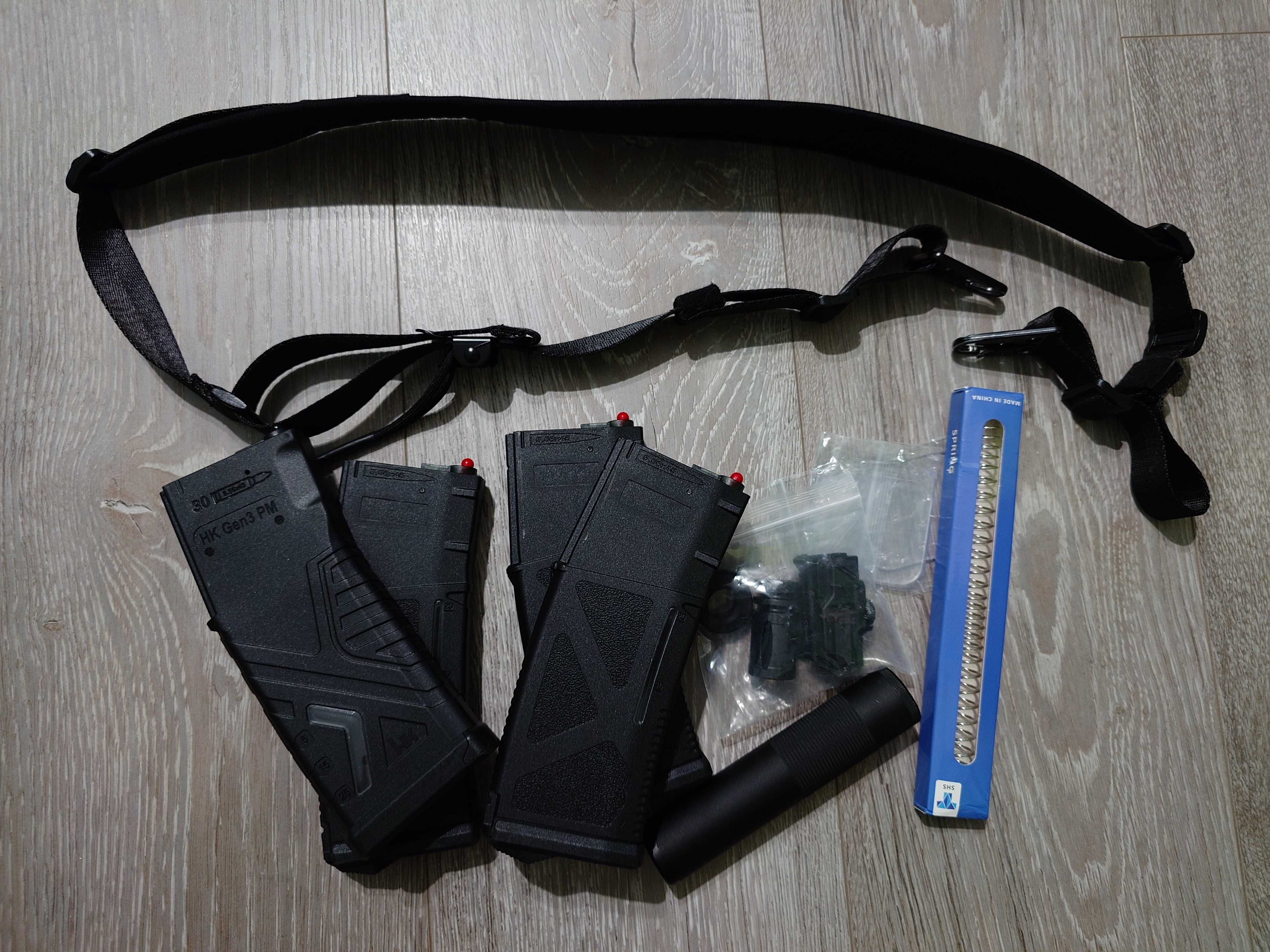 Echipament airsoft (arma, accesorii, vesta, casca)