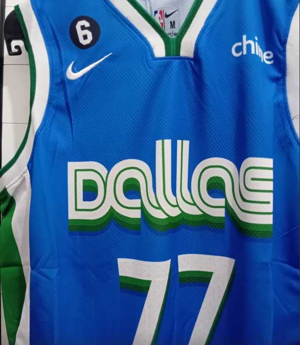 Чисто нов оригинален потник на Dallas Mavericks - Luca Doncic