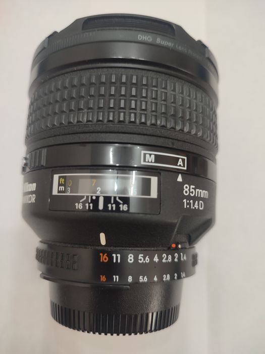 Объектив Nikkor 85mm 1.4D в отличном состоянии